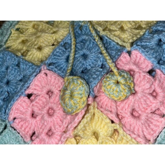 Vintage Handmade Crochet Girls Poncho 2T–4T? Pastel Granny Square Fringe - Picture 5 of 9